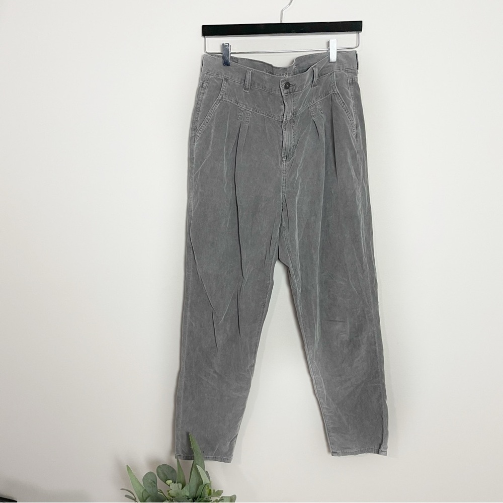 [American Eagle] Women's Gray Corduroy High Rise Straight Leg Mom Jeans